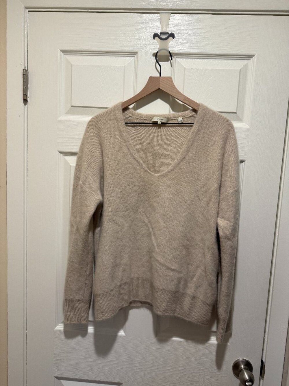 Vince Relaxed V-Neck Cashmere Pullover Size Large